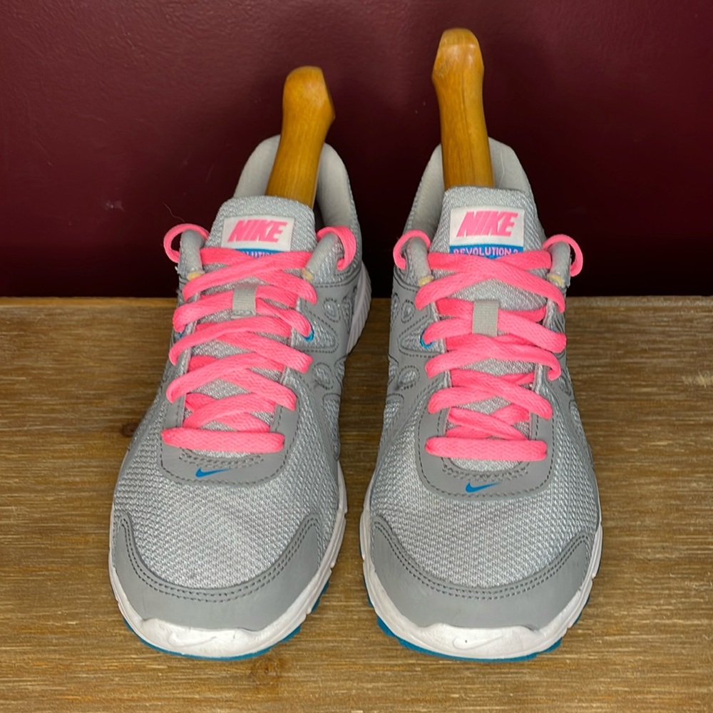Nike Revolution 2 Women’s 9 Wolf Gray Turquoise Pink Running Shoe